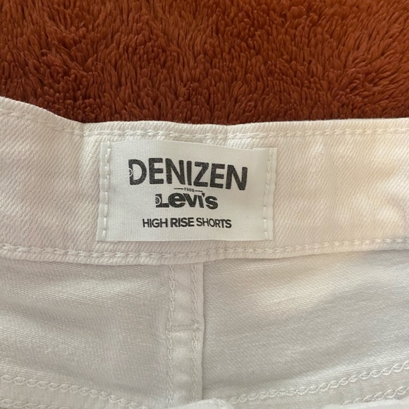 Levi’s - Picture 3 of 4